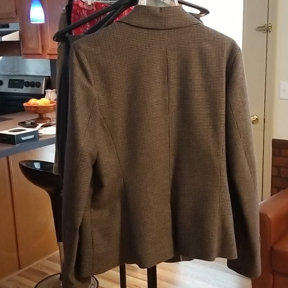 Blazer - Picture 2 of 3